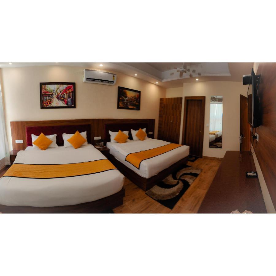 The Royal Bhumesh Hotel Katra  Exterior photo
