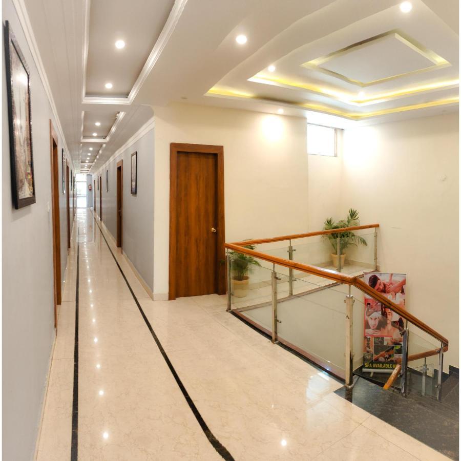The Royal Bhumesh Hotel Katra  Exterior photo